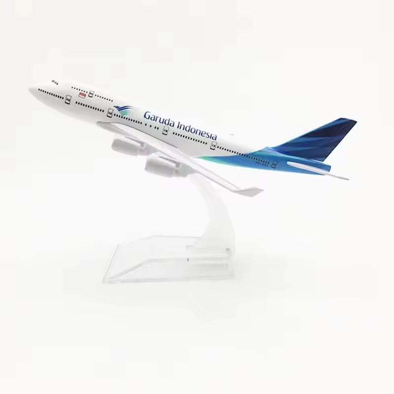 B737 16 см Air Garuda Indonesi – обзор и цена Badminton Indonesia